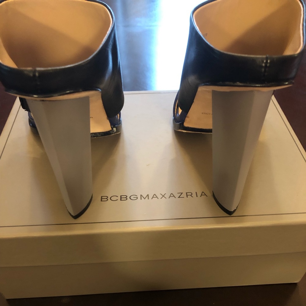 ❌SOLD❌ NIB! BCBGMaxAzria Leather Sandals - Picture 7 of 8
